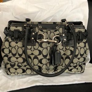 Coach Hamptons Signature Bag - Like Brand New